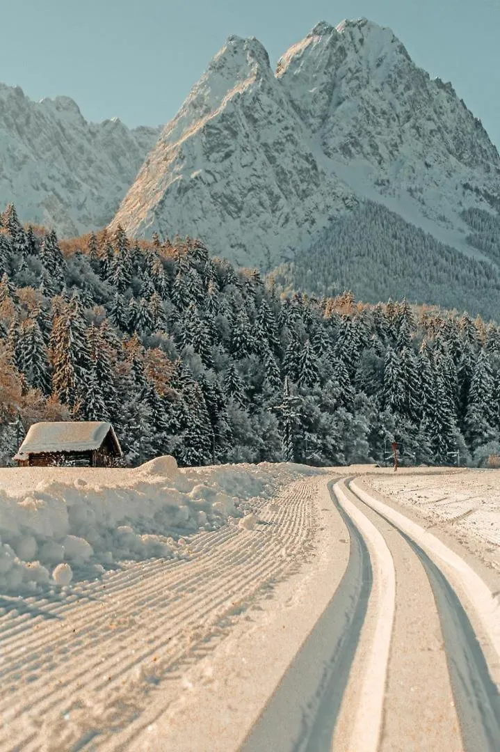 Zsam Chalets Mit Sauna Und Hottub Garmisch-Partenkirchen